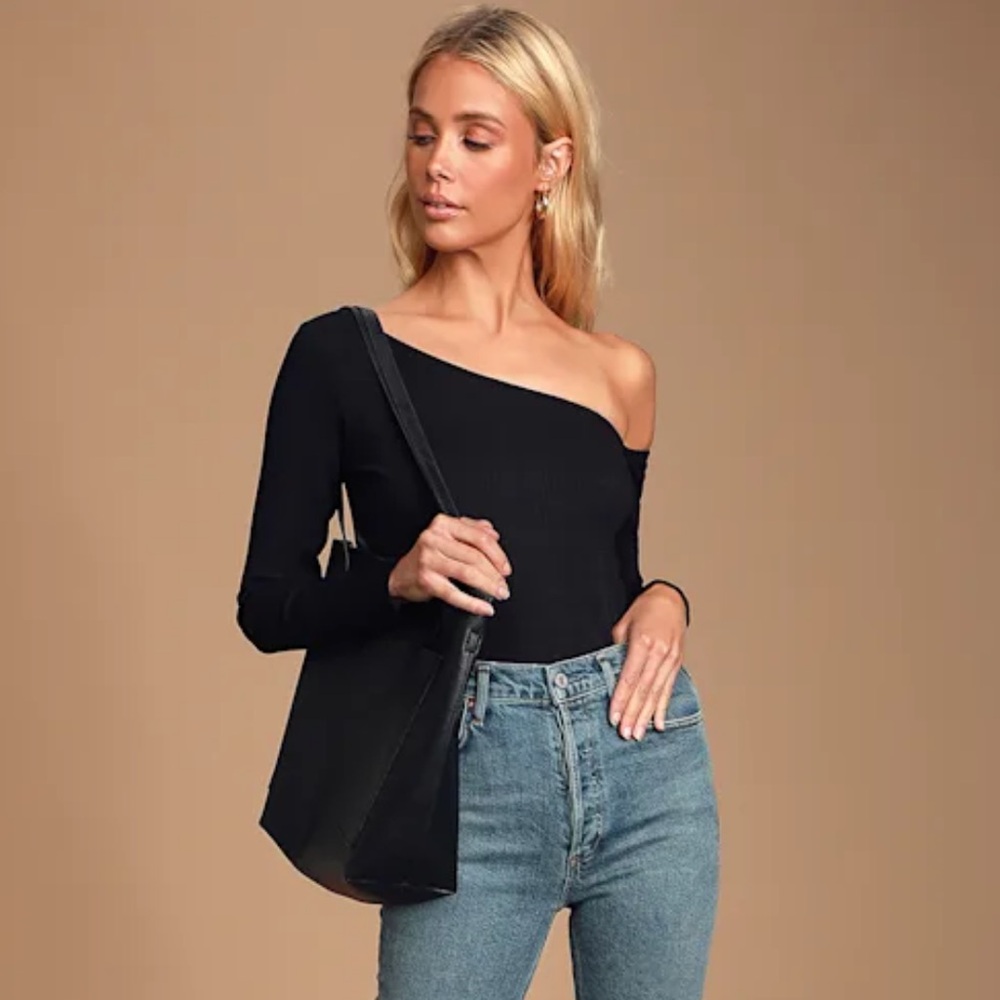 Ellorie Black Ribbed Long Sleeve One-Shoulder Bodysuit- Sz s - Picture 2 of 6